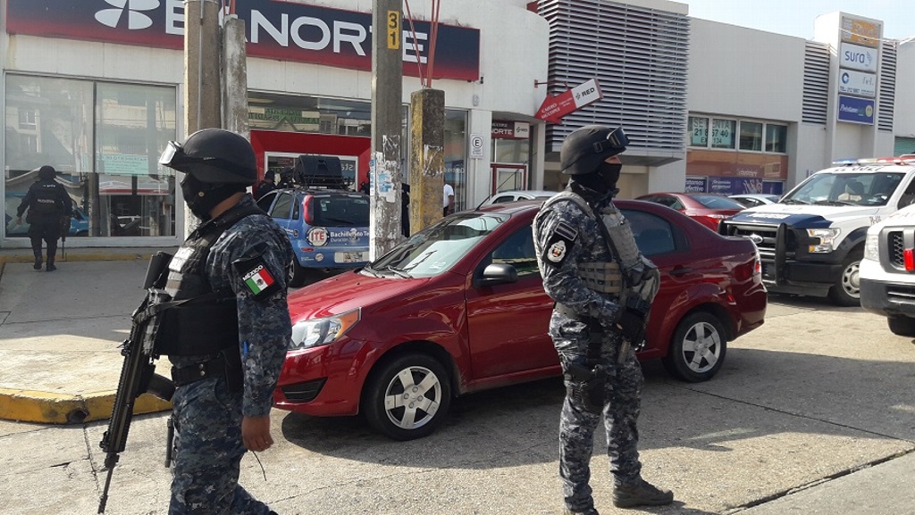 Imagen Hombres armados asaltan banco en Coatzacoalcos, Veracruz (+fotos)