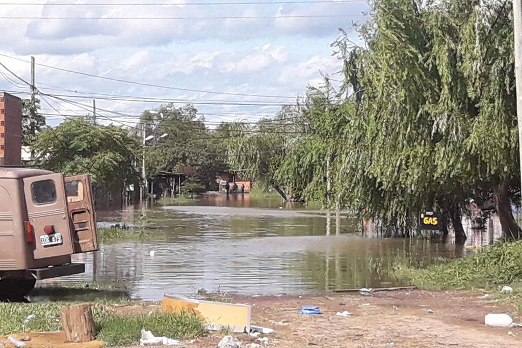 Imagen Al menos cuatro muertos y cinco mil evacuados por lluvias en Argentina