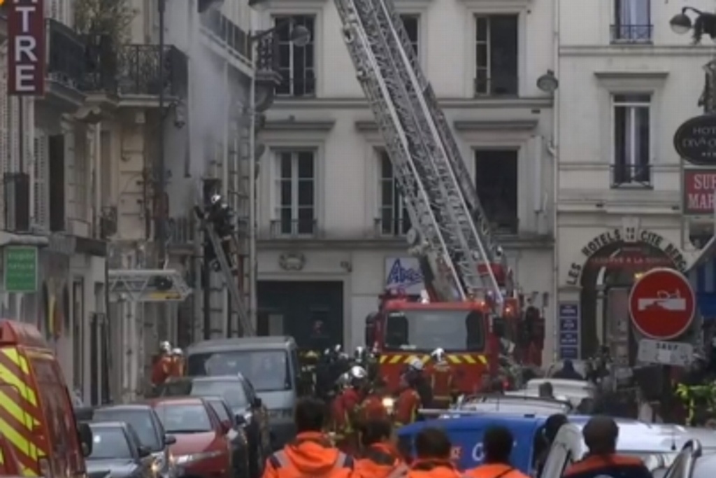 Imagen Dos bomberos fallecidos y 47 heridos por explosión en París, confirma Fiscalía 