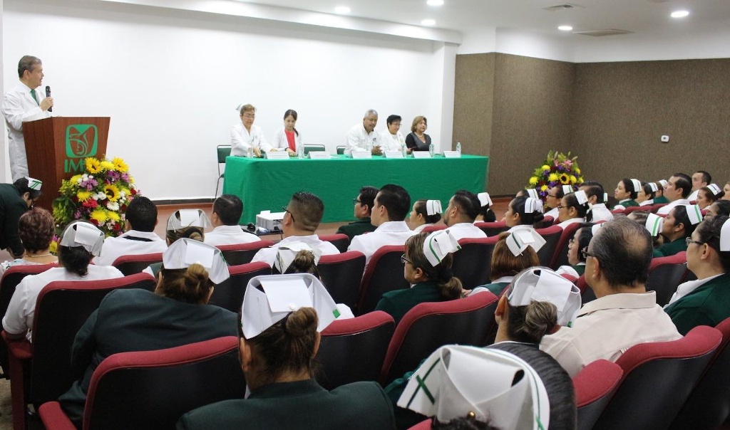 Imagen UMAE del IMSS Veracruz reconoce la labor de enfermeros y enfermeras