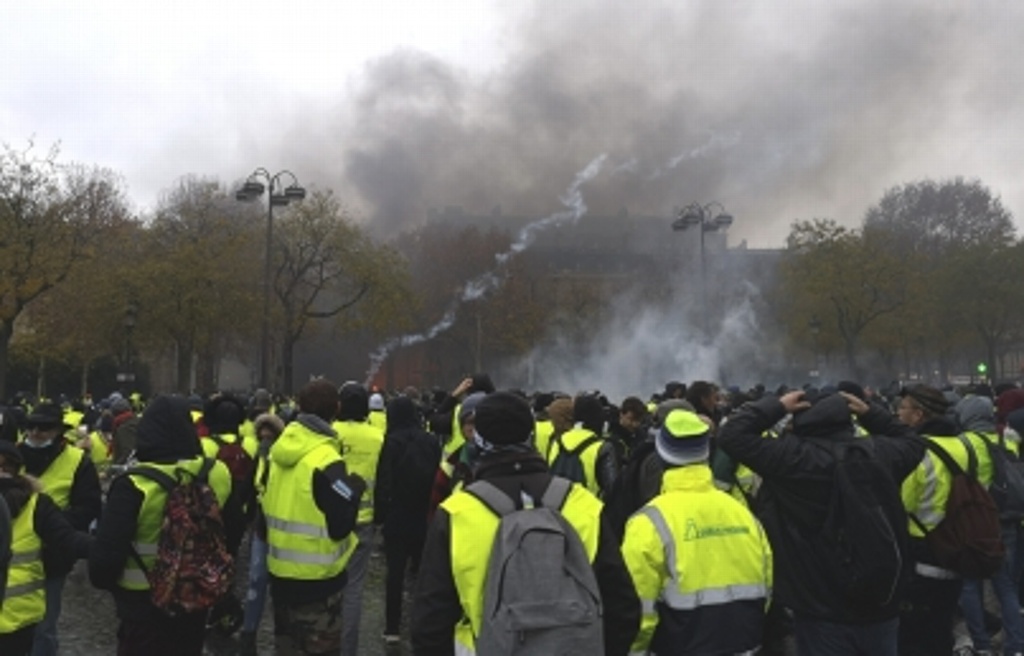 Imagen Protestas de “chalecos amarillos” en Francia cierran con 244 arrestos