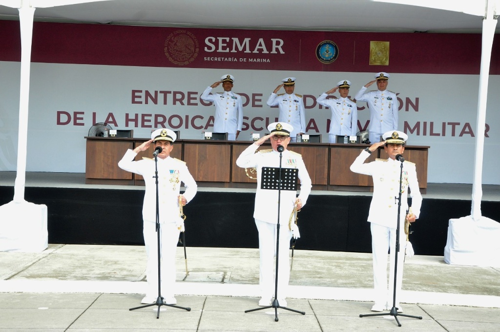 Imagen Realizan relevo en la dirección de la Heroica Escuela Naval Militar de Antón Lizardo