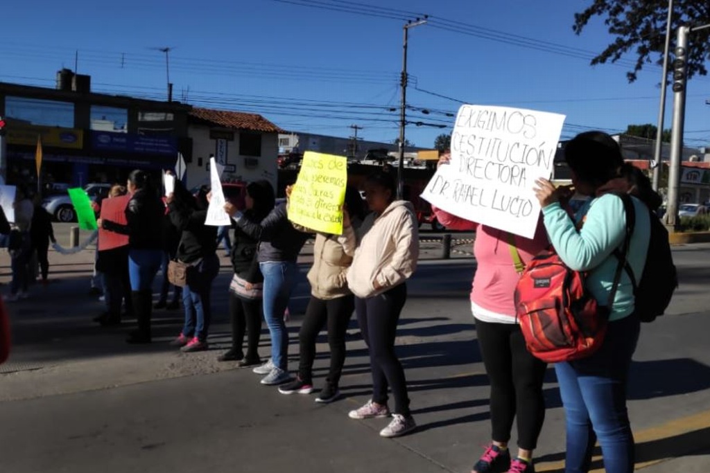 Imagen Padres de familia denuncian irregularidades en cooperativa en escuela de Xalapa