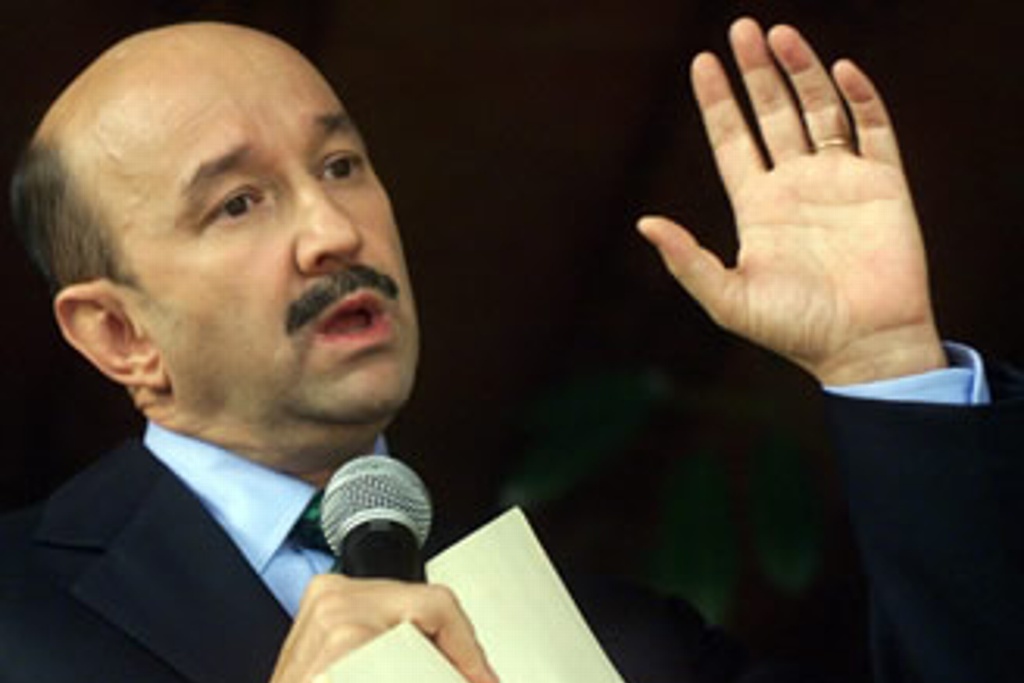Pasean líder nacional del PRI y Carlos Salinas de Gortari en la