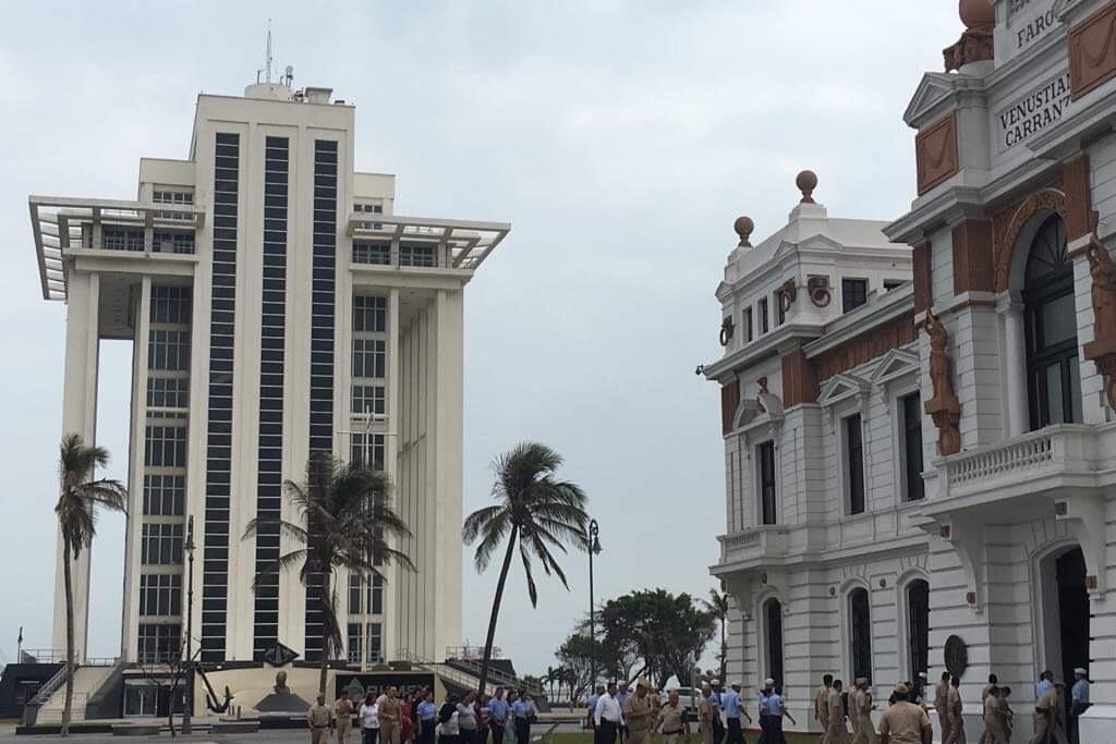 Imagen Desalojan torre de Pemex y Faro Venustiano Carranza en Veracruz por sismo 