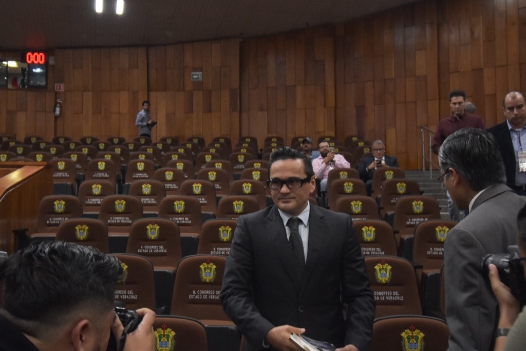 Imagen Decretan receso de 17 horas en juicio contra fiscal de Veracruz; panistas se inconforman (+video)