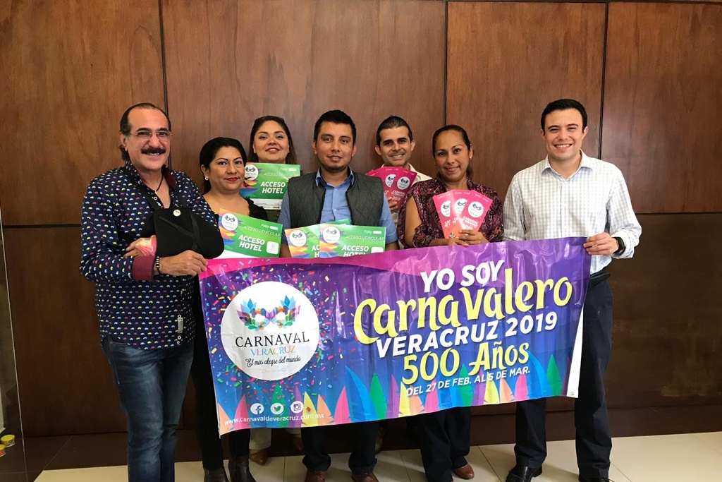 Imagen Entrega Comité a hoteleros accesos vehiculares para turistas durante el Carnaval de Veracruz