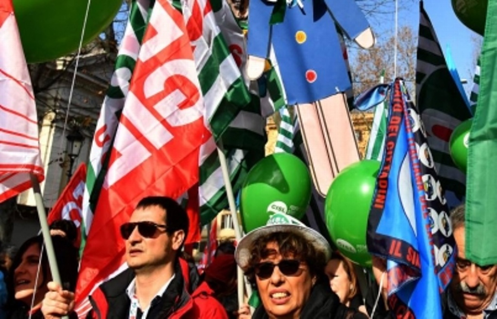 Imagen Miles de trabajadores marchan en Italia por un “futuro en el trabajo”