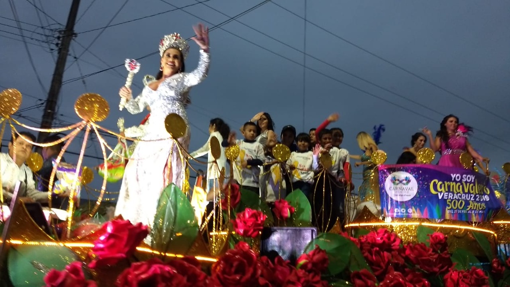 Imagen Se lleva a cabo el gran Papaqui de Carnaval en Boca del Río (fotos+video)