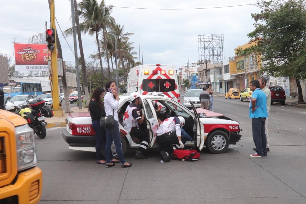 Imagen Deja una mujer lesionada choque en avenida de Veracruz, esta mañana (+Fotos)