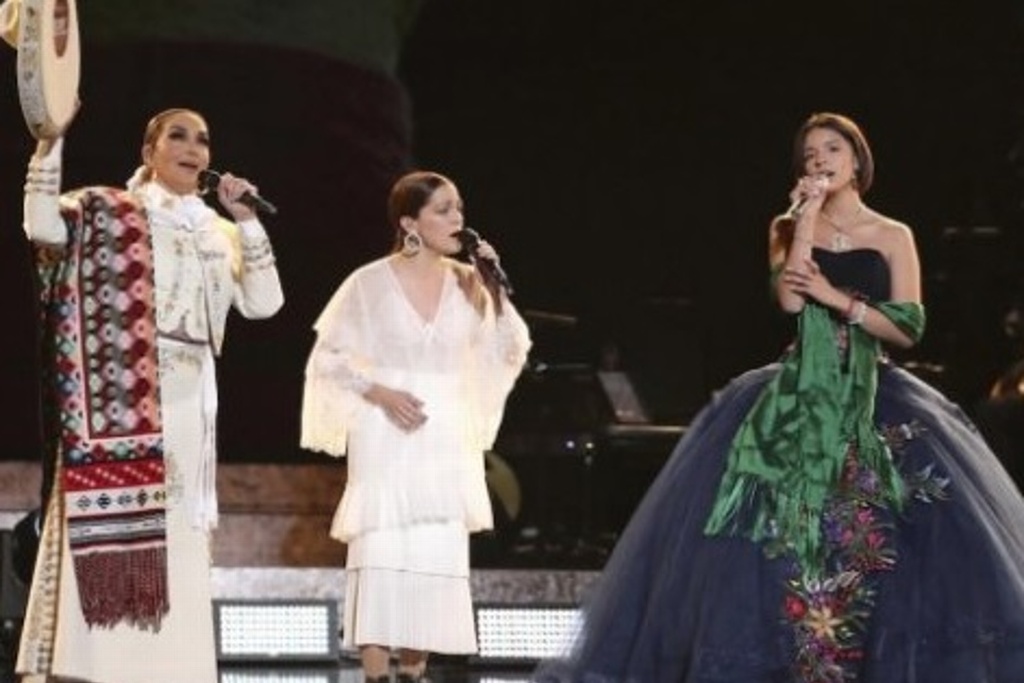 Imagen Aída Cuevas, Natalia Lafourcade y Ángela Aguilar brillan en los Grammy