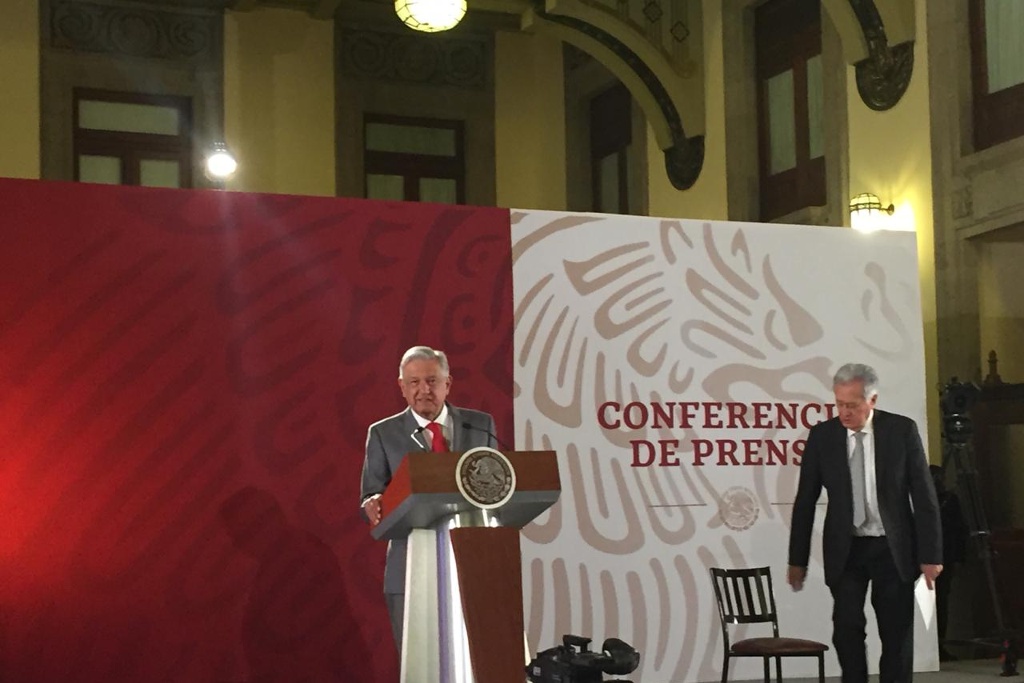 Imagen Pagamos más en México por la energía eléctrica que en EU: López Obrador