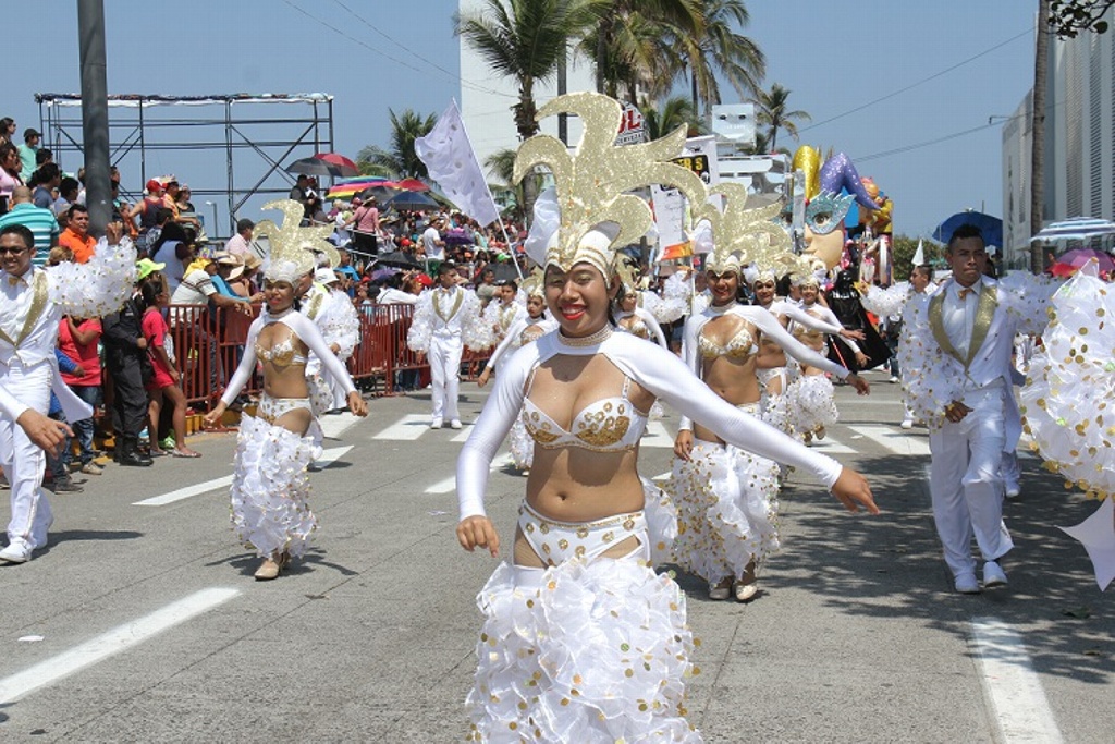 Imagen Vemos con malos ojos que Gobierno del Estado no quiera apoyar el Carnaval de Veracruz: Canirac