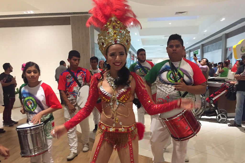 Imagen Realizan papaqui del Carnaval de Veracruz en plaza comercial de Boca del Río (+fotos)
