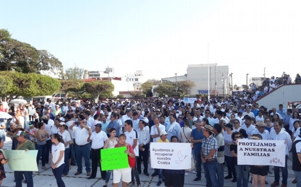 Imagen Con marcha, ciudadanos exigen seguridad en Coatzacoalcos (+fotos)