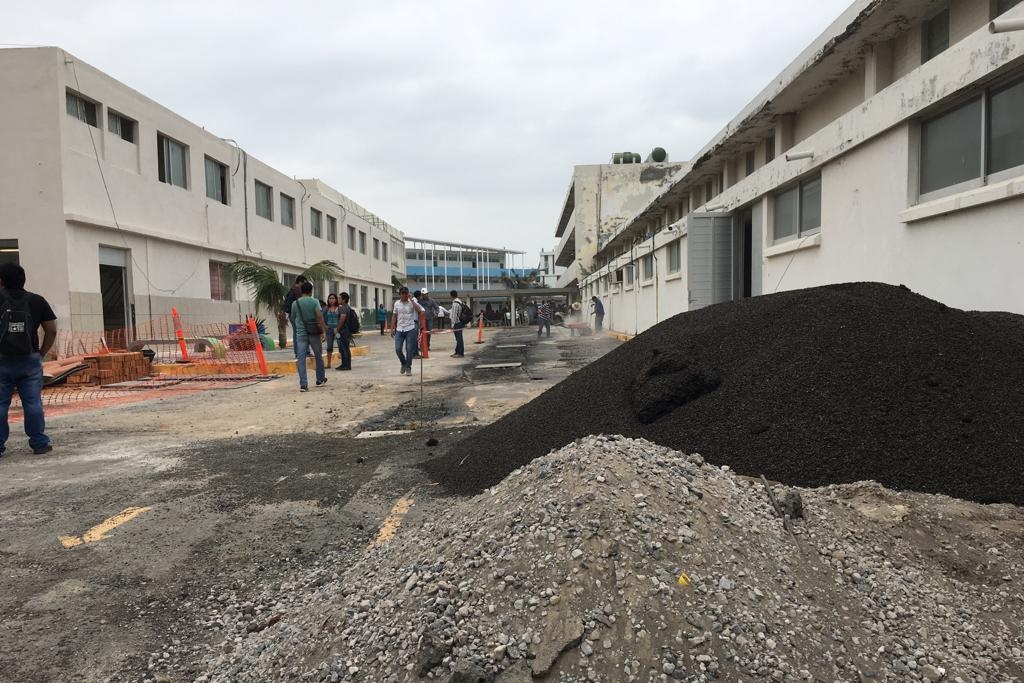 Imagen Entre escombros por obras, reanudarán clases en la Facultad de Ingeniería de la UV