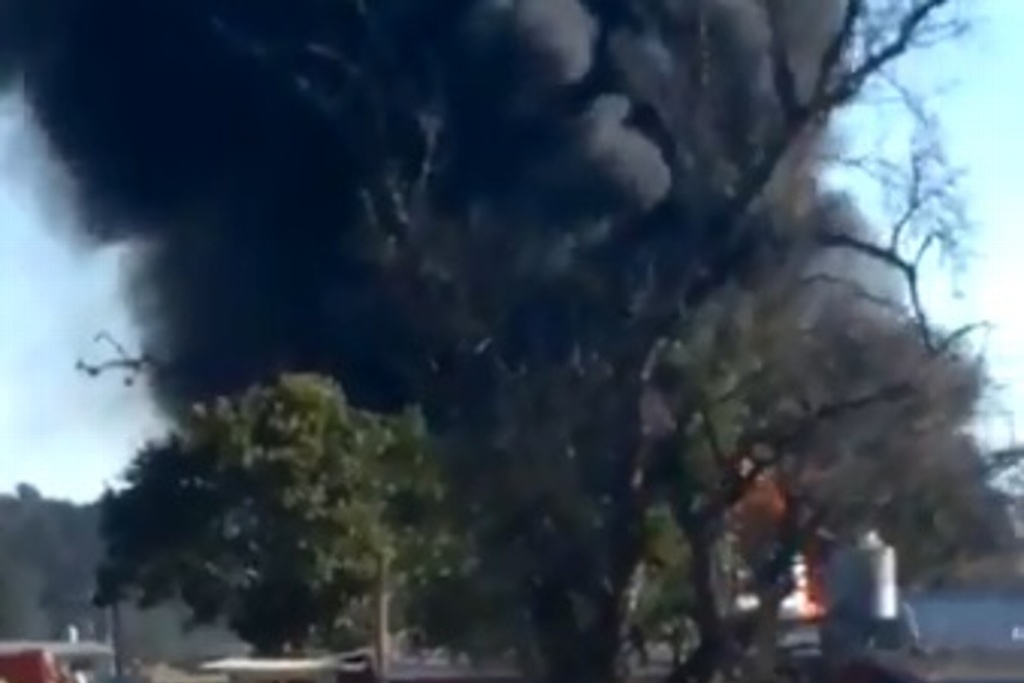 Imagen Incendio en toma clandestina en Huauchinango, Puebla (+Video)