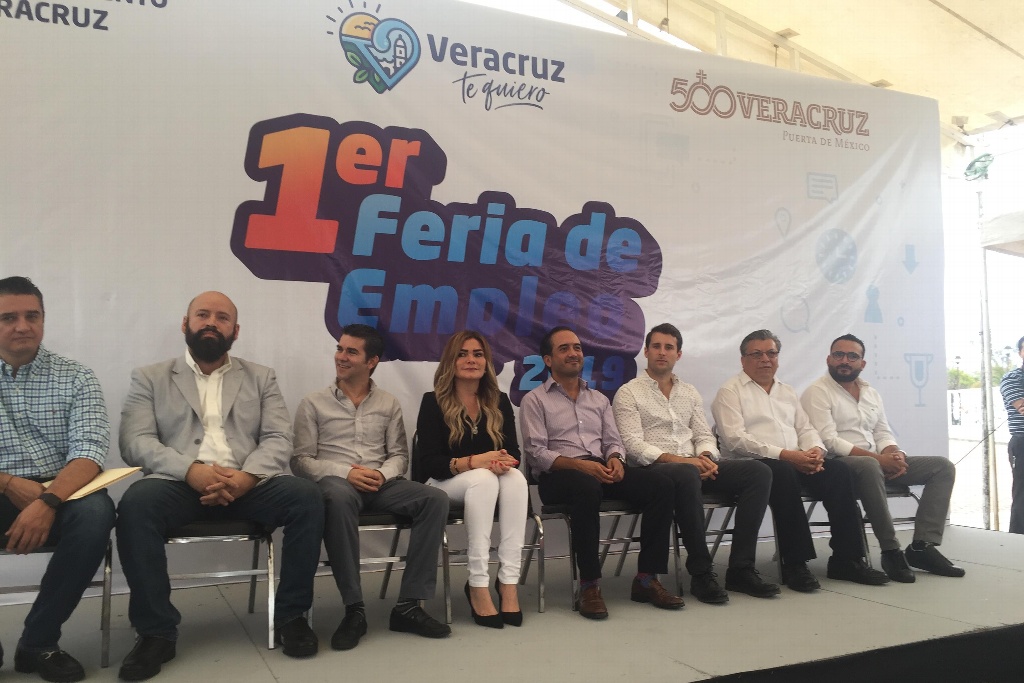 Imagen Ofertan 4 mil vacantes en Feria de Empleo de Veracruz