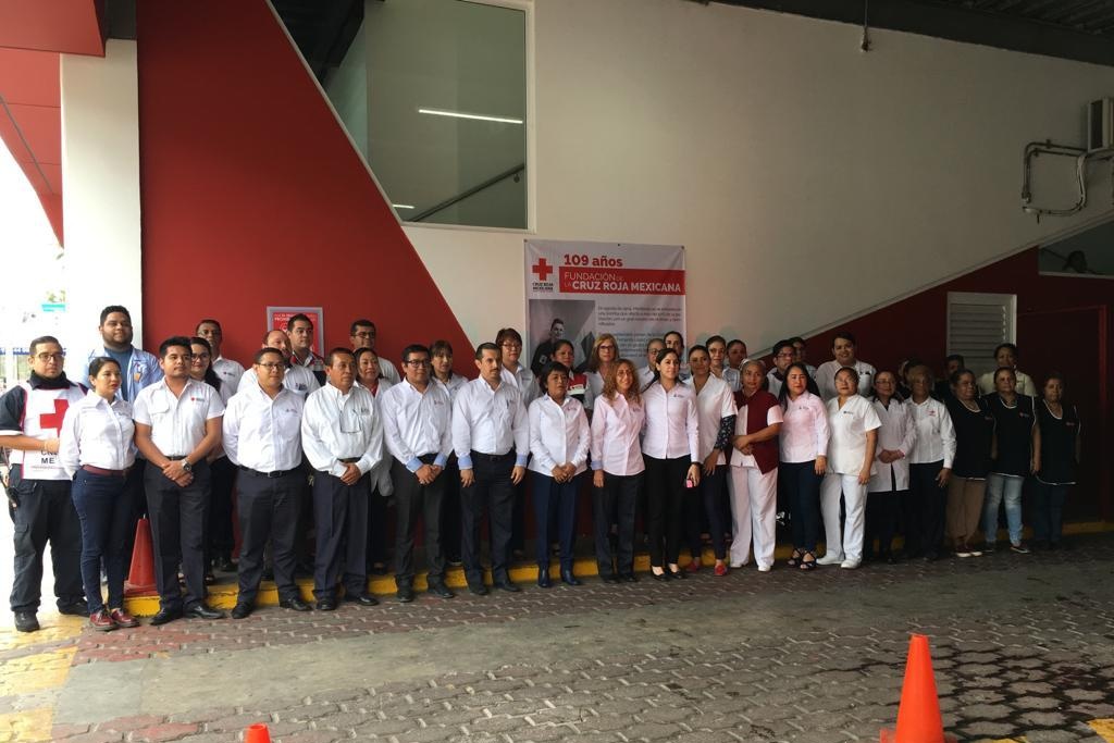 Imagen Celebran en Veracruz, el 109 aniversario de la Cruz Roja en México 