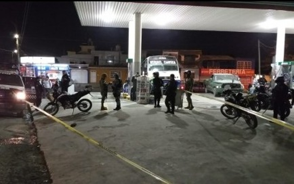 Imagen Balean a empleada en asalto a dos gasolineras, en Veracruz