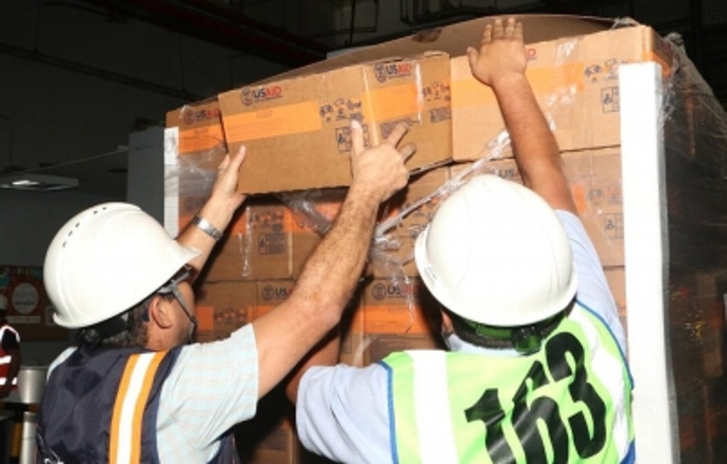 Imagen Guaidó denuncia quema de camiones con alimentos y medicinas en frontera