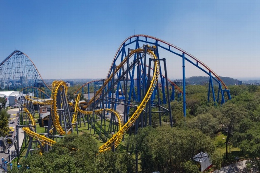 Imagen Cae adolescente de rueda de la fortuna en Six Flags