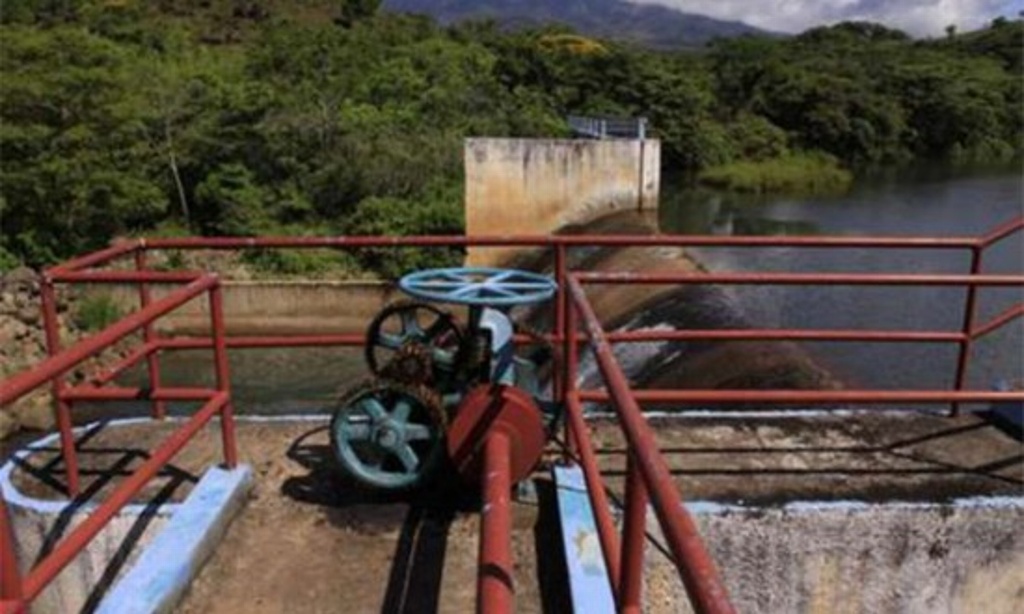 Imagen Ejidatarios toman presa Yuribia; disminuye suministro de agua en Coatzacoalcos