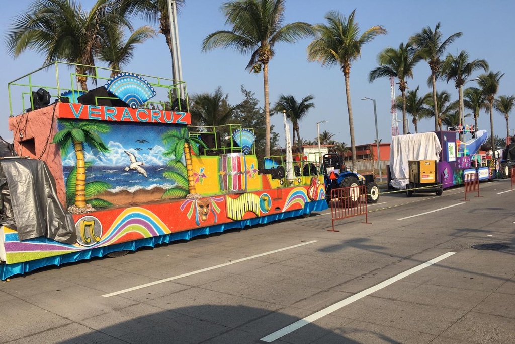 Imagen Carros alegóricos ya están listos para el primer desfile del Carnaval de Veracruz (+fotos y video)