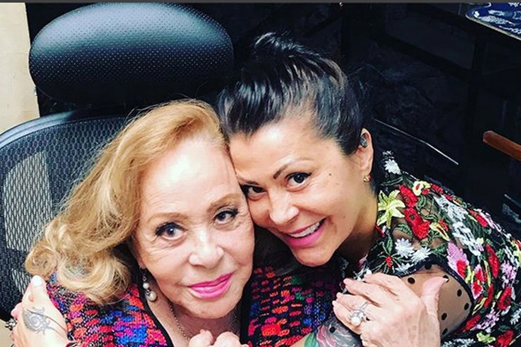 Imagen Alejandra Guzmán aclara estado salud de su madre, Silvia Pinal