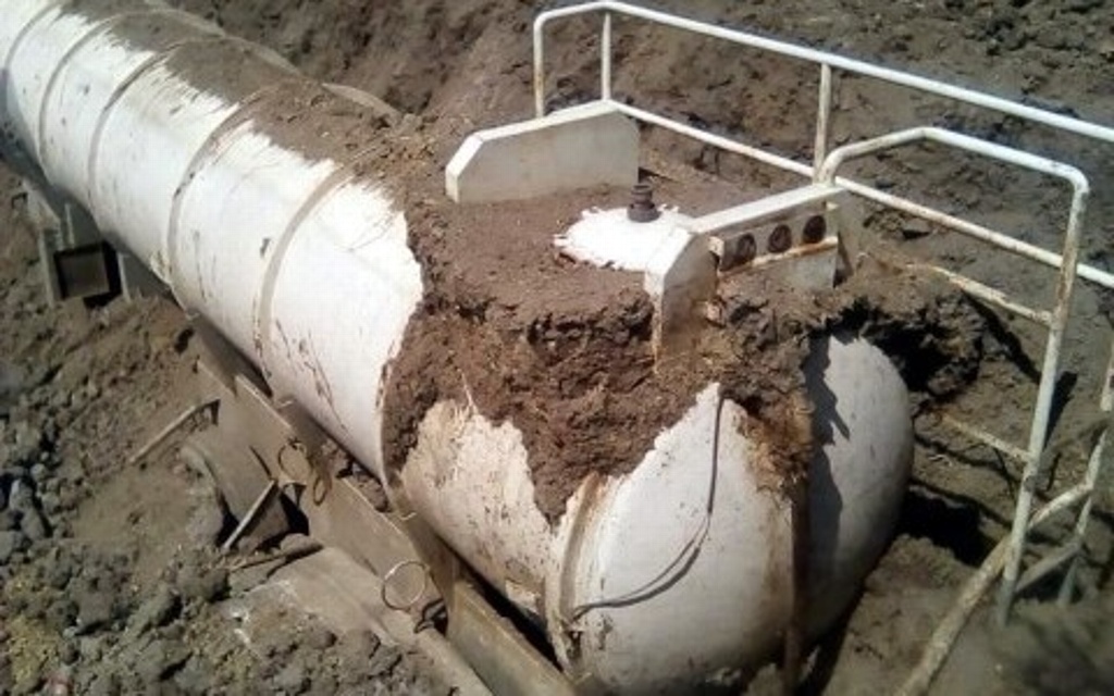 Imagen Hallan tanques enterrados con 48 mil litros de combustible en Pánuco, Veracruz 