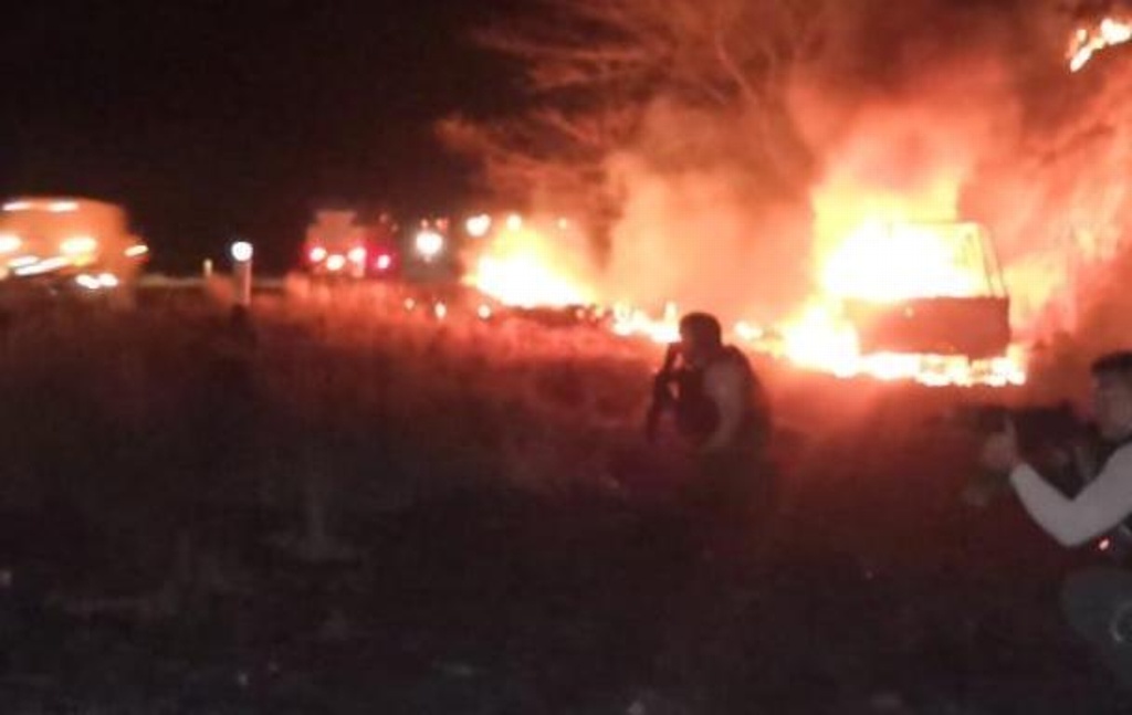 Imagen Balacera deja un policía fallecido y autos incendiados en La Tinaja-Cosamaloapan 