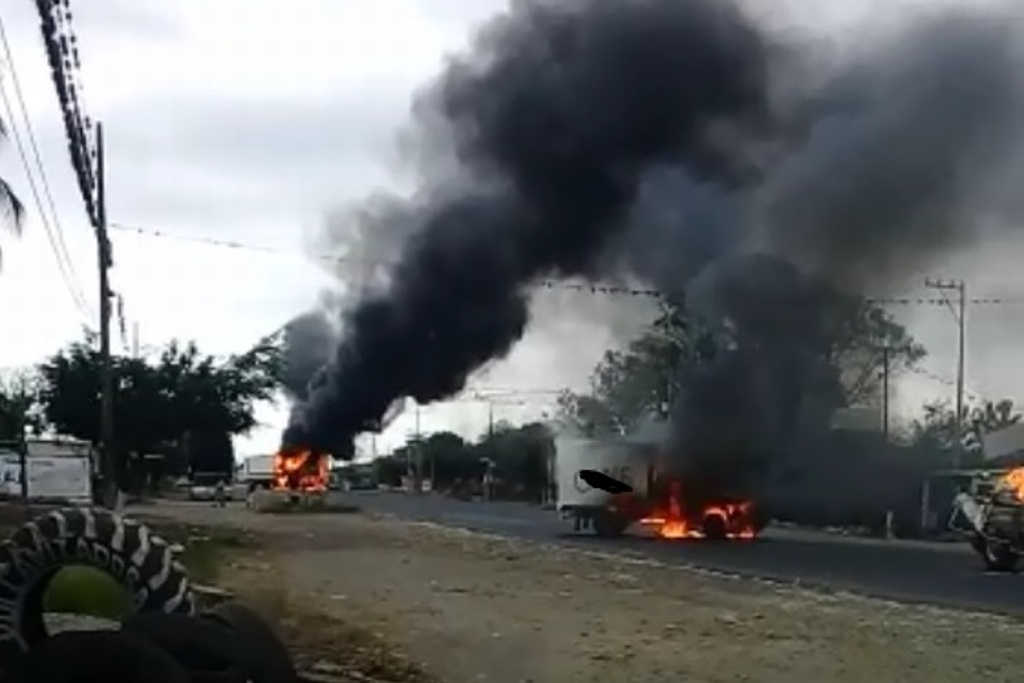 Imagen Reportan tráileres incendiados en carretera federal Córdoba – La Tinaja (+Video)