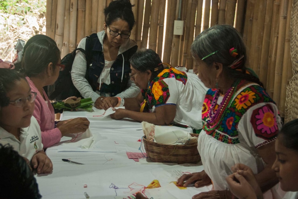 Imagen Casa Mundo del Algodón ofrece talleres de tejidos y bordados en Cumbre Tajín (+fotos)