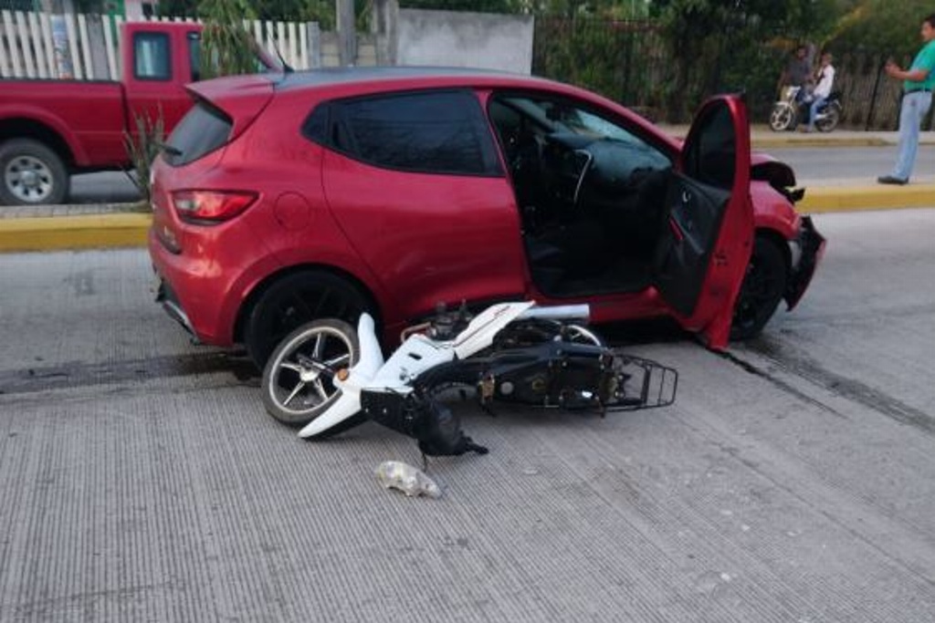 Imagen Vehículo arrastra a dos motociclistas en Soledad de Doblado, Veracruz; uno muere