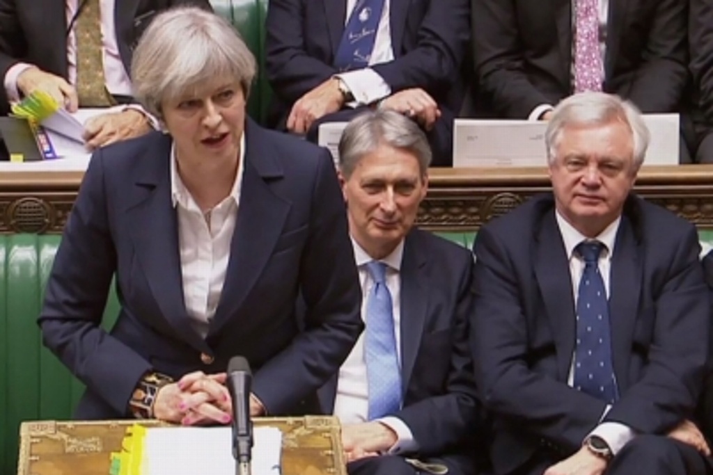 Imagen Ministros apoyan a Theresa May ante versiones de conspiración para que dimita