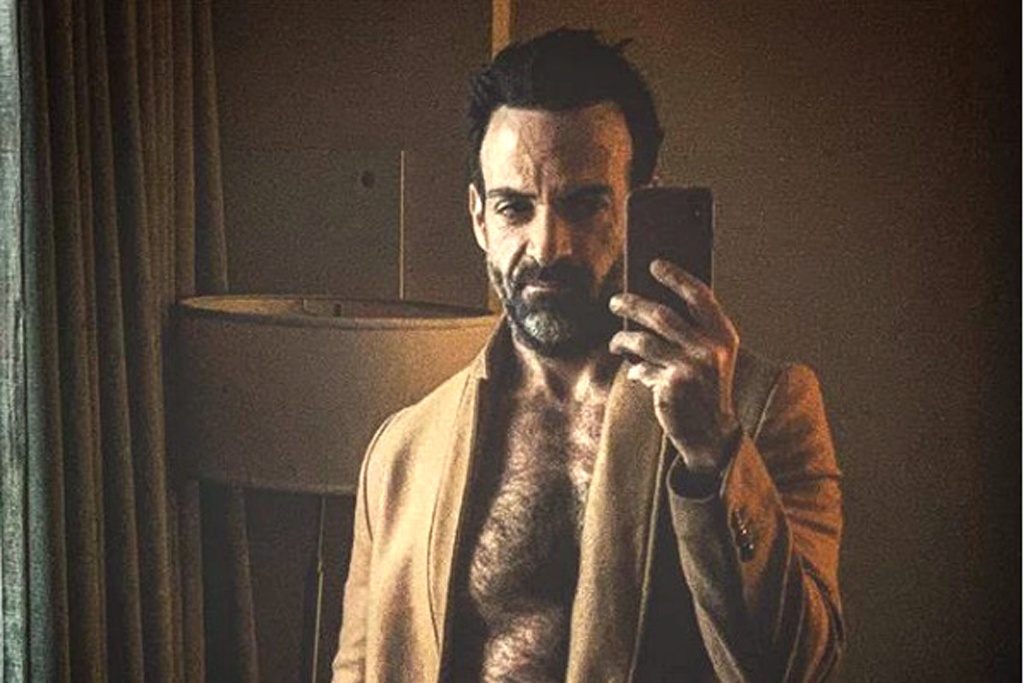 Imagen Actor se desnuda en redes sociales buscando el amor de un hombre o mujer (+fotos)