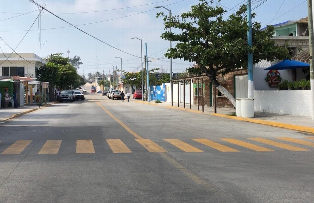 Imagen Inauguran pavimentación en calle Donato Casas en Boca del Río