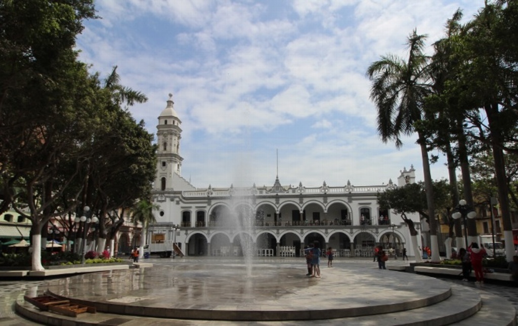 Imagen Estamos a la espera que AMLO y Gobernador confirmen asistencia a los 500 Años de Veracruz: Xóchitl Arbesú