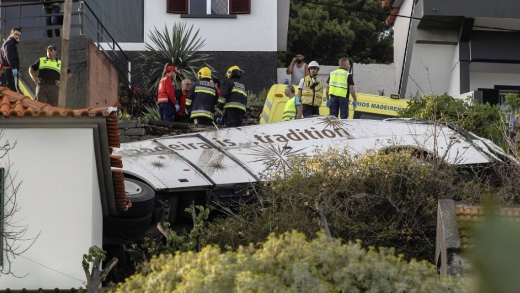 Imagen Mueren 28 en accidente de autobús en Portugal  