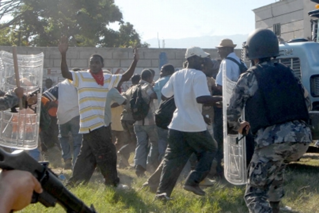 Imagen Presidente haitiano ofrece detener violencia tras tiroteos ante Congreso