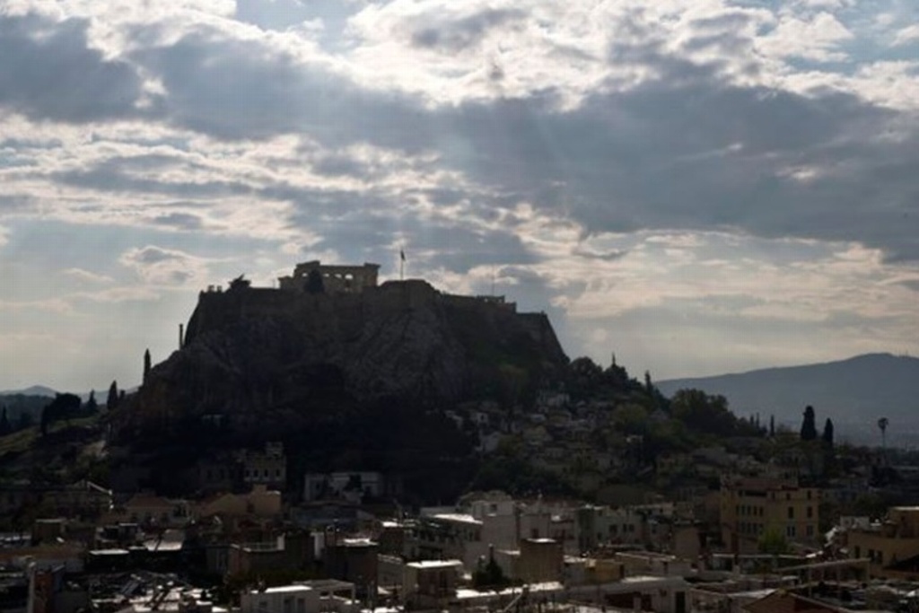 Imagen Reportan cuatro heridos por caída de relámpago en Atenas