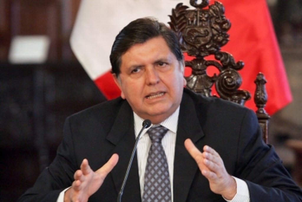 Imagen Peruanos dan último adiós al expresidente Alan García 
