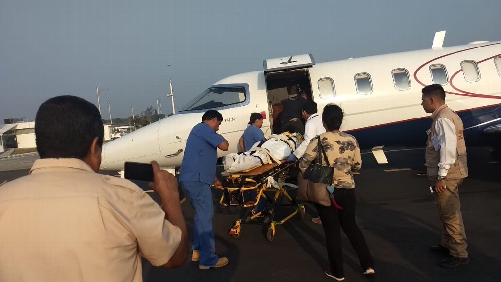 Imagen Por emergencia, trasladan a paciente de Minatitlán a Veracruz en avión del Gobierno del Estado