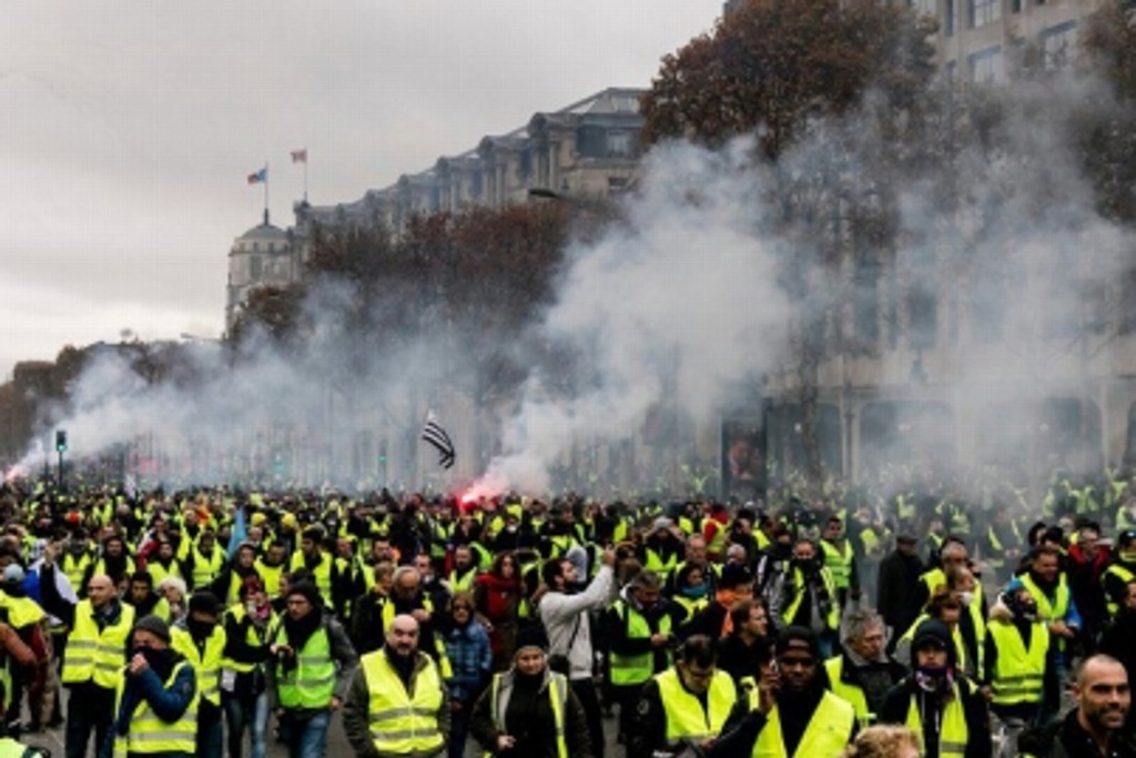 Imagen Culpan a 'chalecos amarillos' por aumento de suicidios entre policías franceses