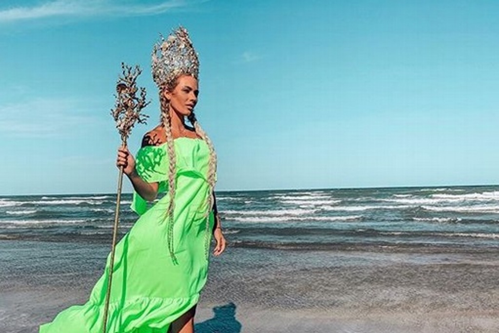 Imagen Irina Baeva se convierte en reina y festeja con controversial canción