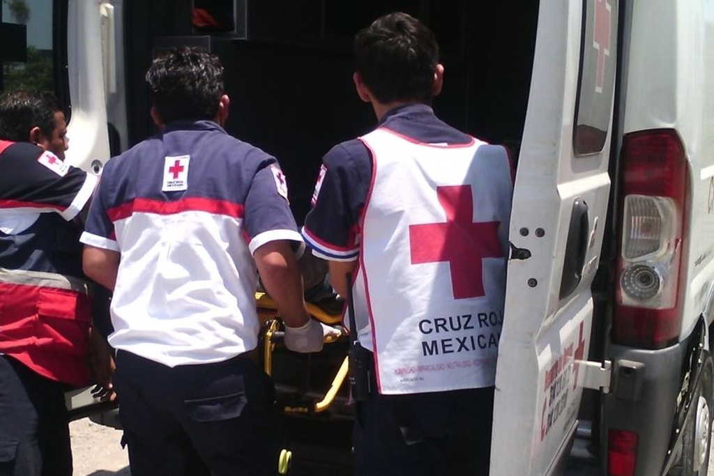Imagen Vuelca y se incendia autobús en Veracruz; un muerto y 24 heridos