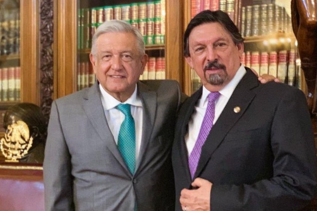 Imagen López Obrador recibe a Napoleón Gómez Urrutia en Palacio Nacional 