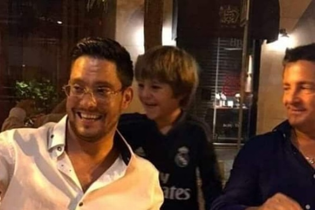 Imagen Hermano menor de Luis Miguel reaparece en reunión familiar