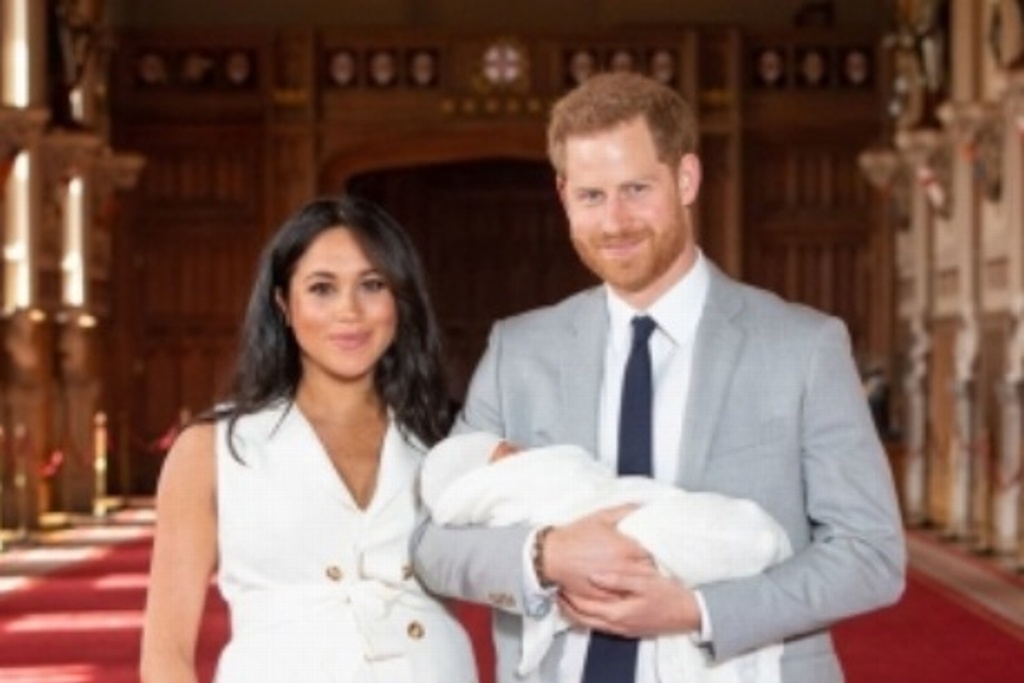 Imagen Despiden Meghan Markle y el príncipe Harry a presentador de la BBC por comentario sobre bebé real (+foto)