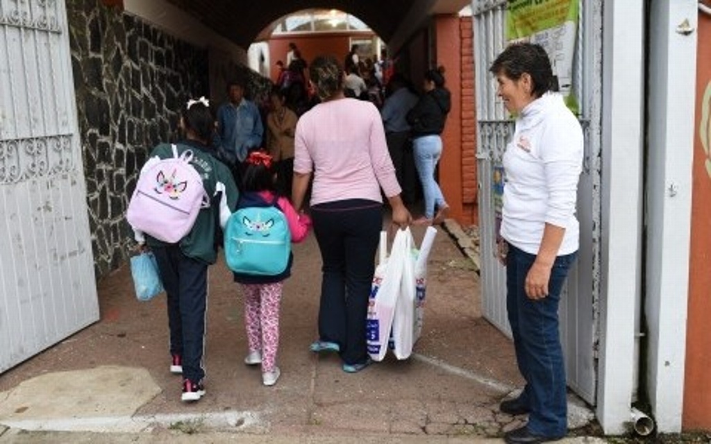 Imagen SEV entregará reconocimientos a docentes con carrera magisterial de 30 y 40 años en Veracruz 